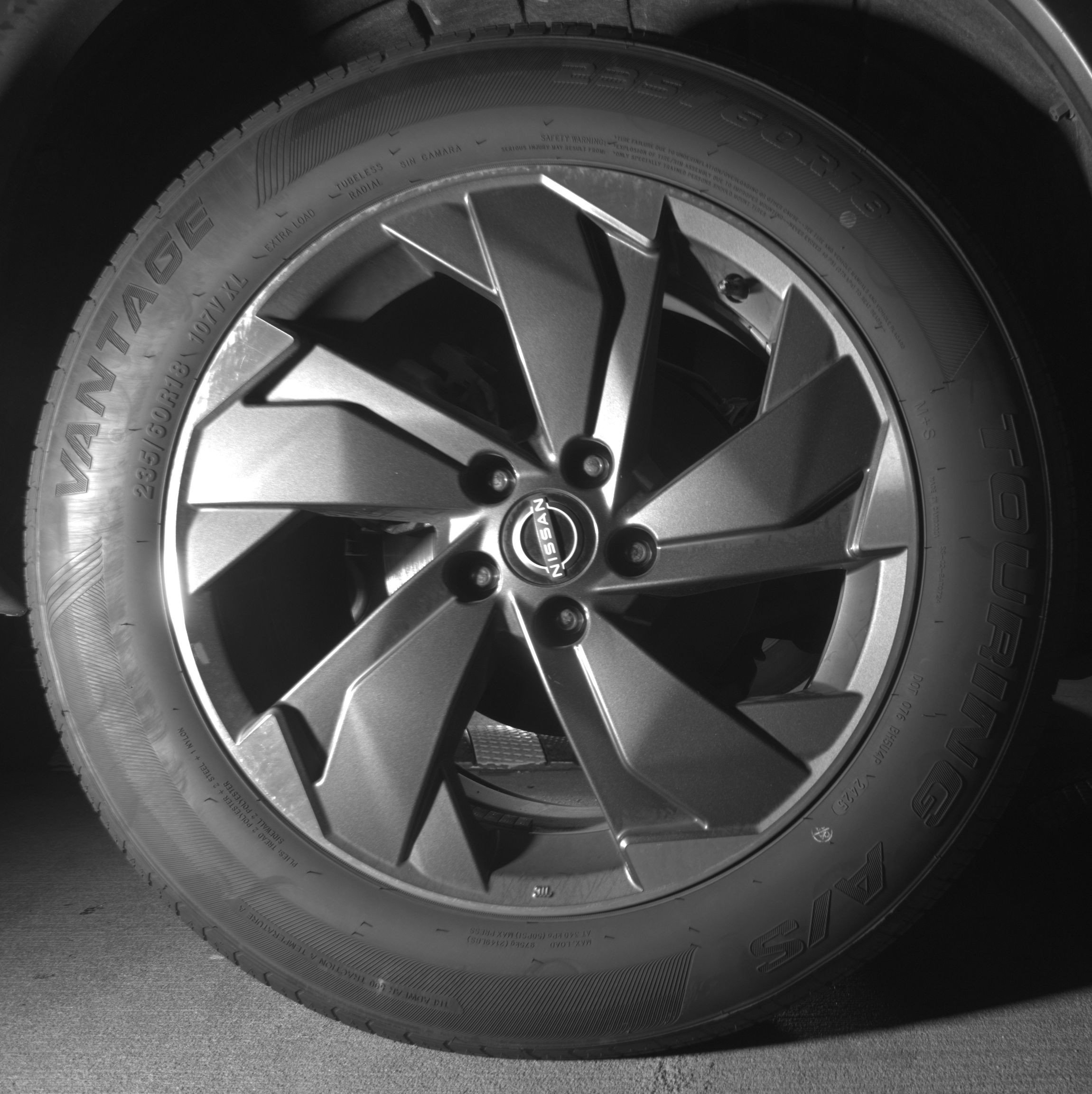 Used 2025 Nissan Rogue SV FWD image 15