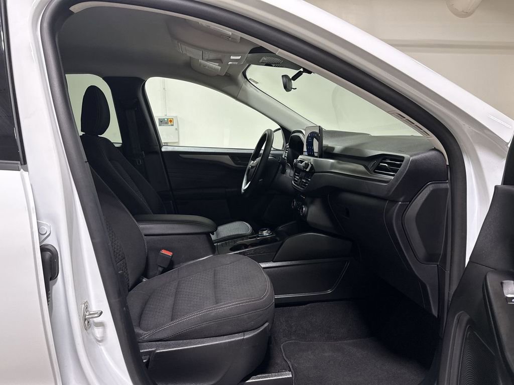 Used 2025 Ford Escape Active AWD/4WD image 21