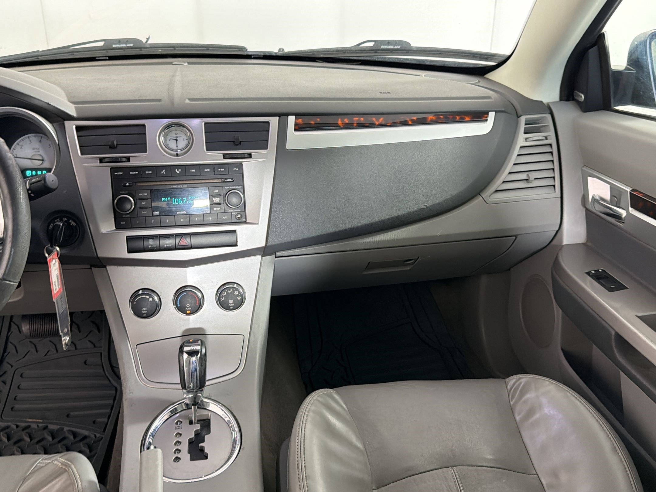 Used 2008 Chrysler Sebring Limited FWD image 26