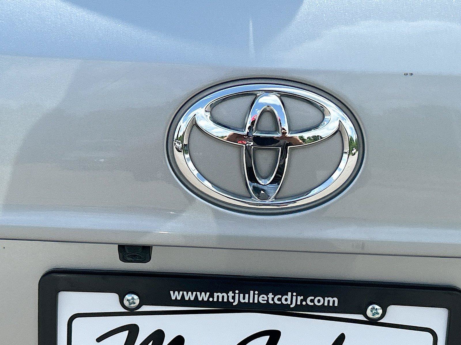 Used 2024 Toyota Highlander XLE FWD image 12