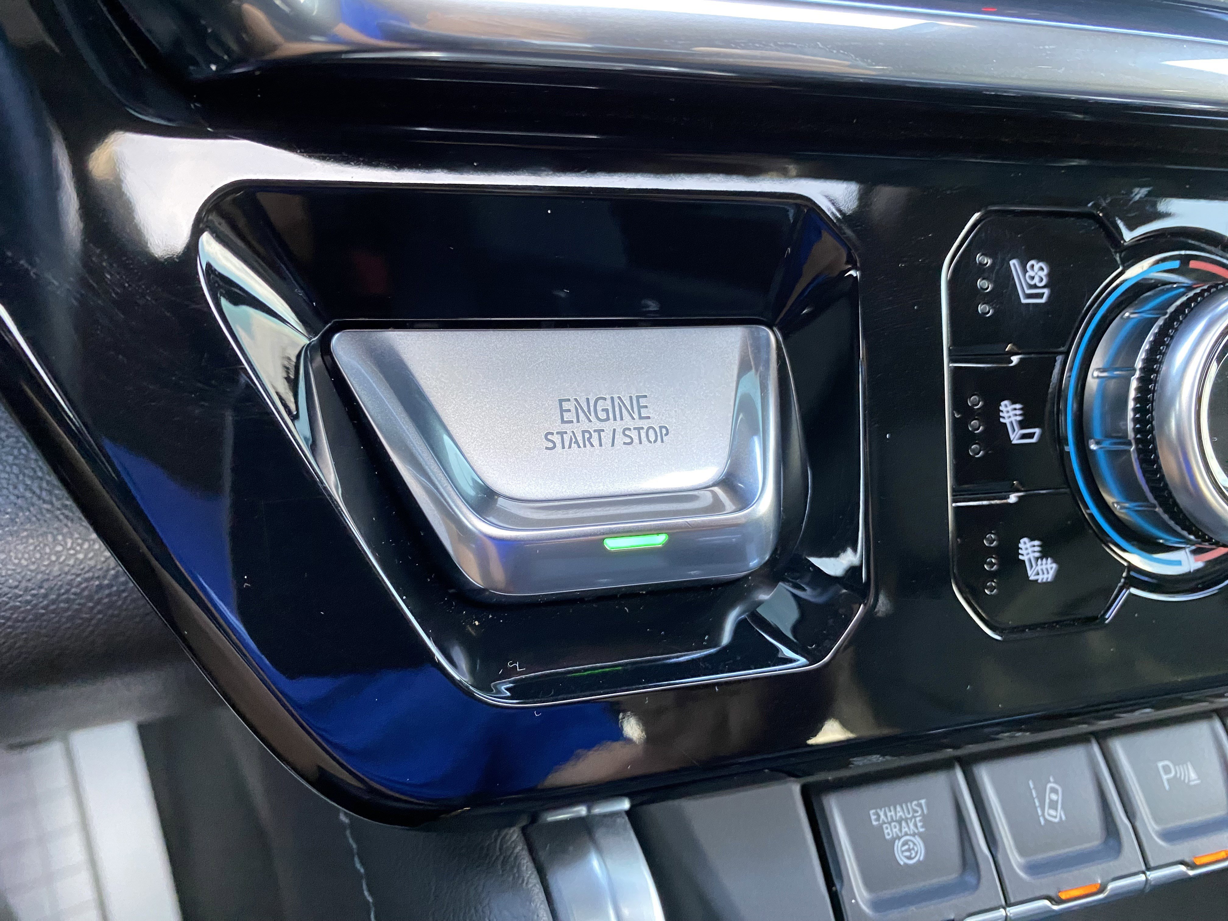 Used 2024 GMC Sierra 2500 Denali w/ Denali Reserve Package image 30