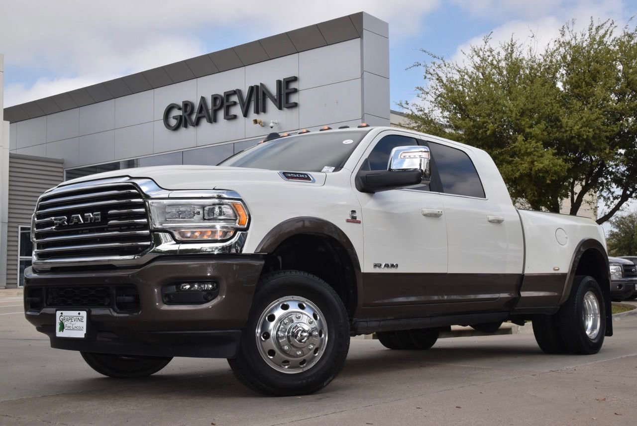 Used 2024 RAM 3500 Limited image 2