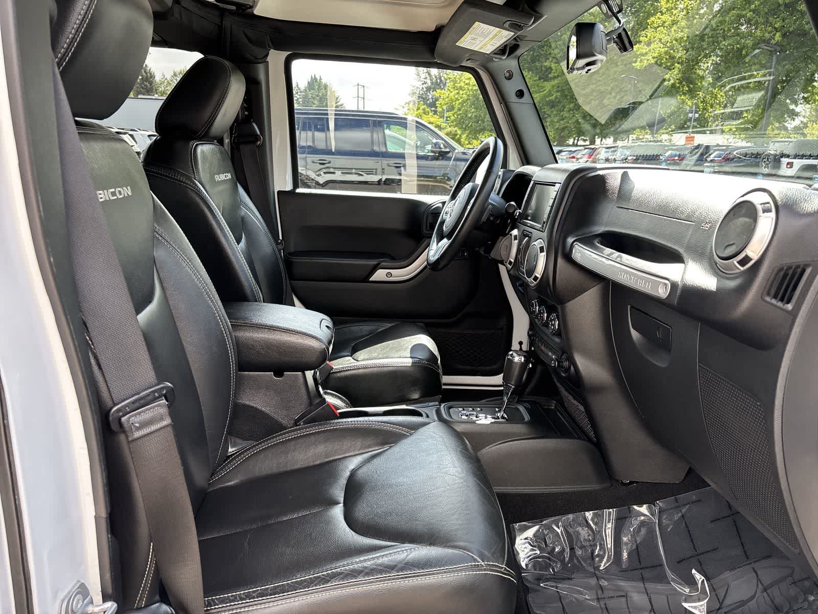 Certified 2016 Jeep Wrangler Unlimited Rubicon AWD/4WD image 5