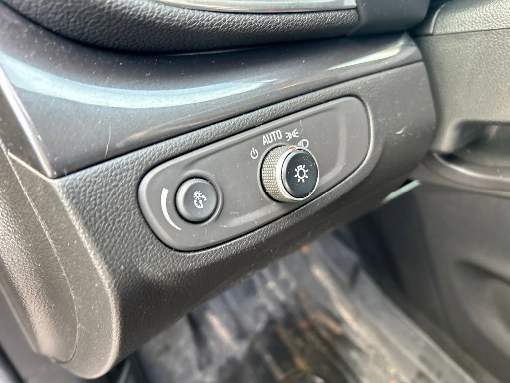 Used 2018 Buick Encore Preferred image 20