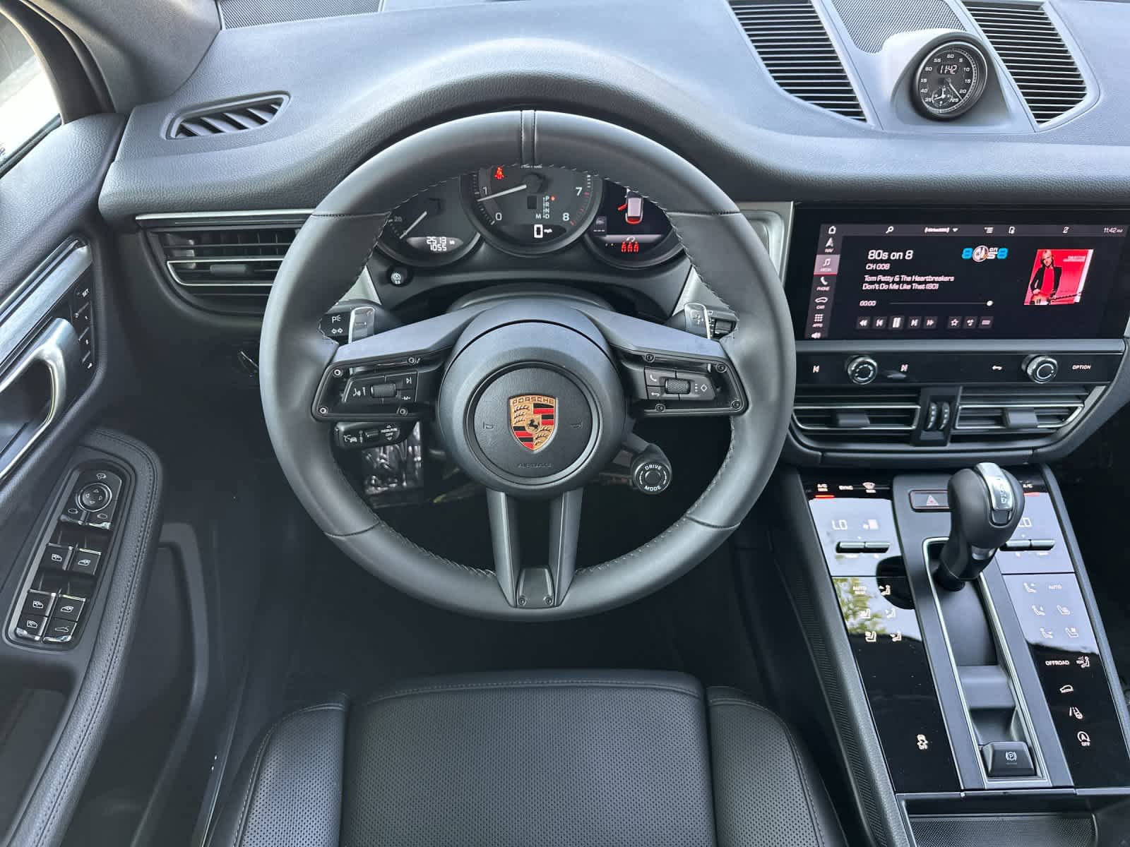 Certified 2026 Porsche Macan AWD/4WD image 15