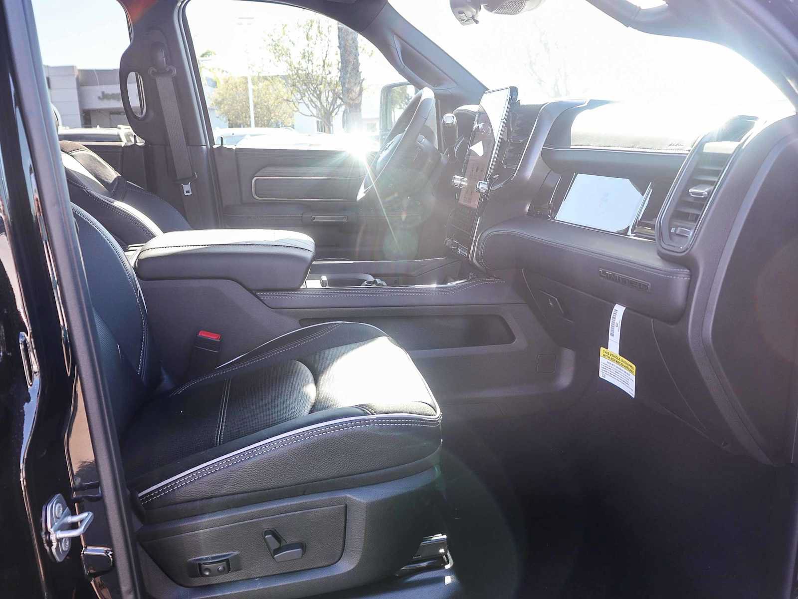 New 2026 RAM 3500 Limited AWD/4WD image 15