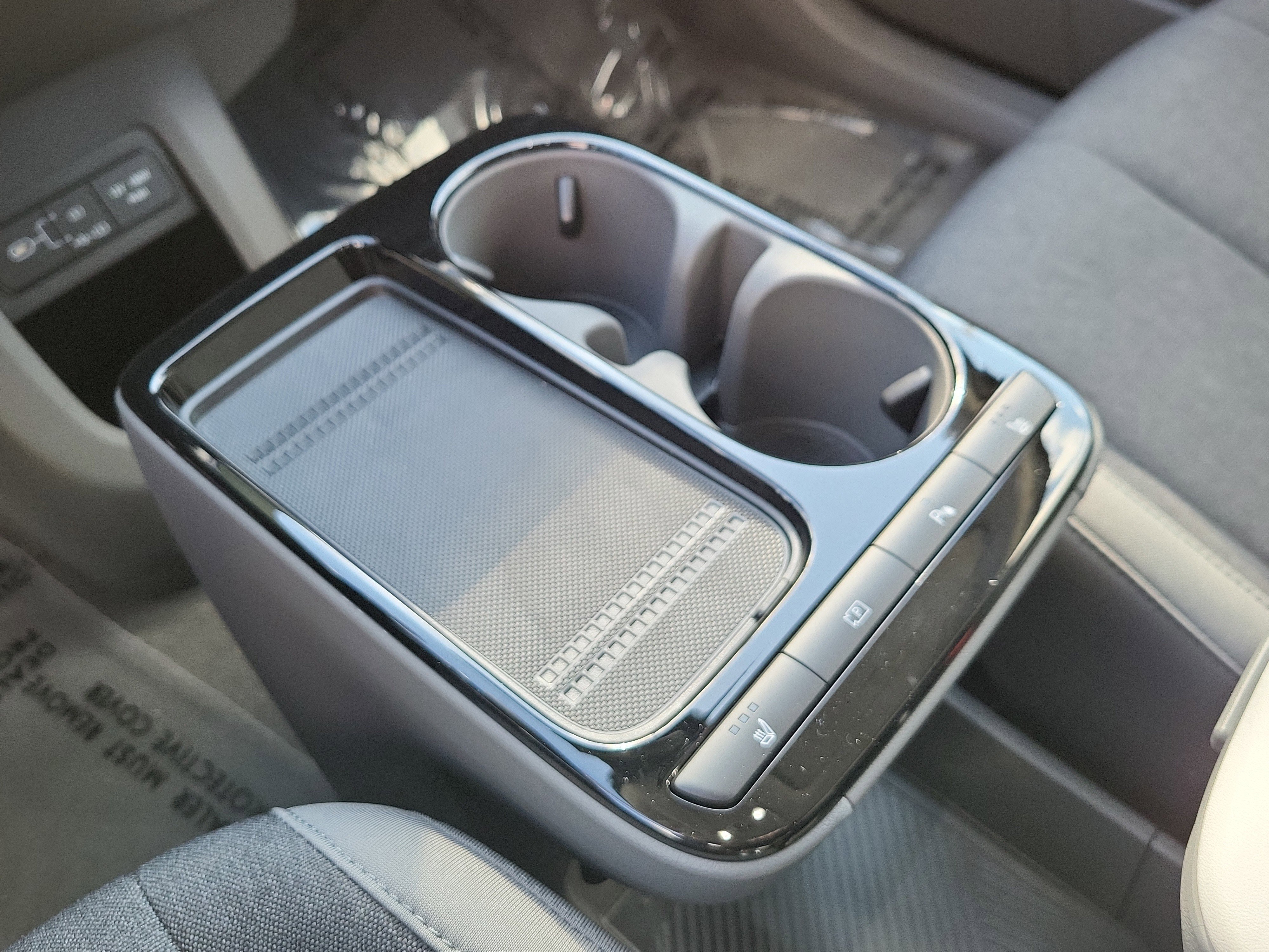 New 2025 Hyundai Ioniq 5 SE image 18