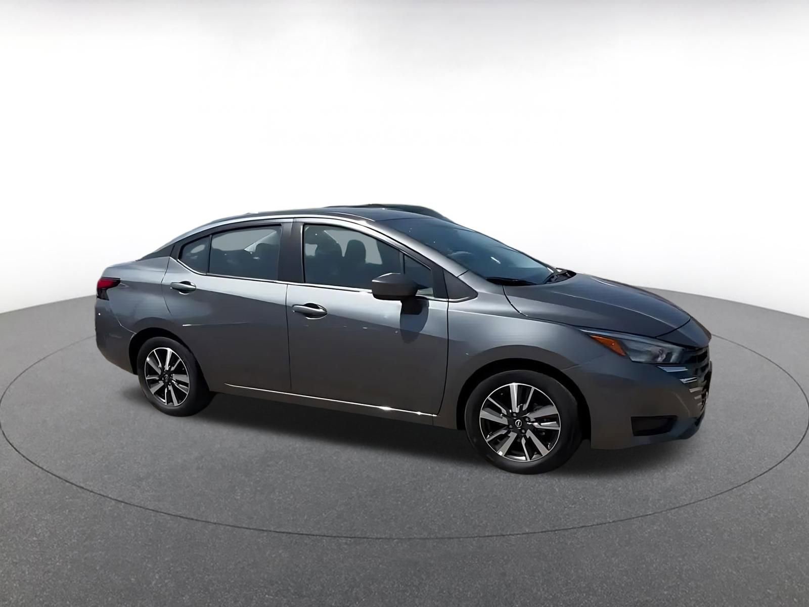Used 2025 Nissan Versa SV FWD video 2