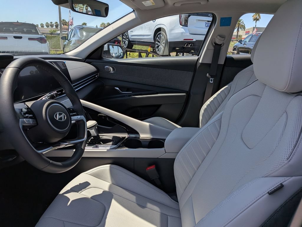 Certified 2026 Hyundai Elantra Limited FWD image 15