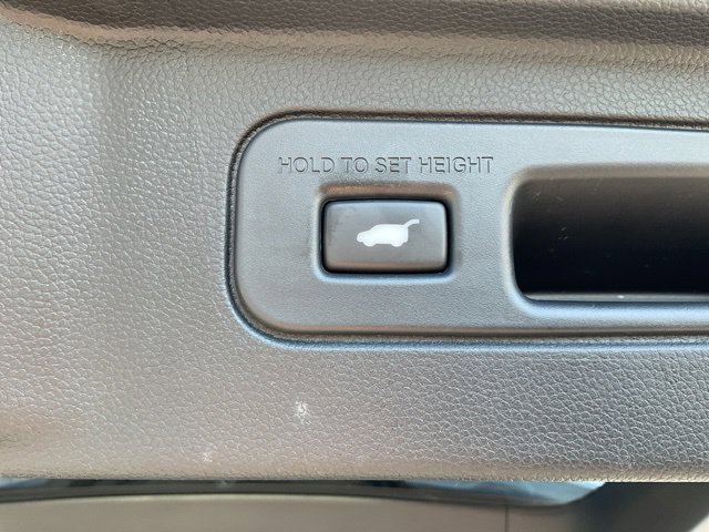 Used 2024 Honda Pilot Touring image 13
