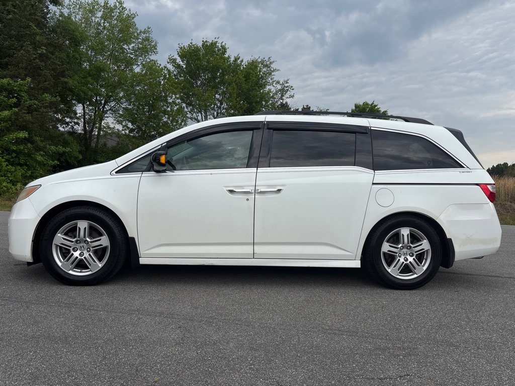 Used 2011 Honda Odyssey Touring image 2