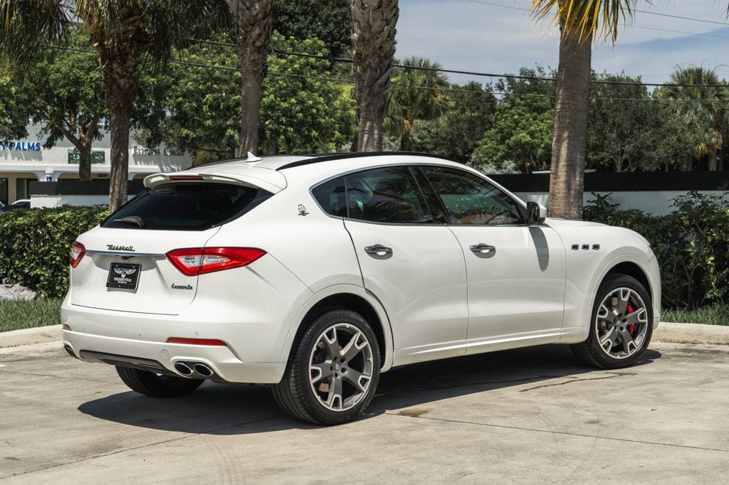 Used 2017 Maserati Levante S AWD/4WD image 7
