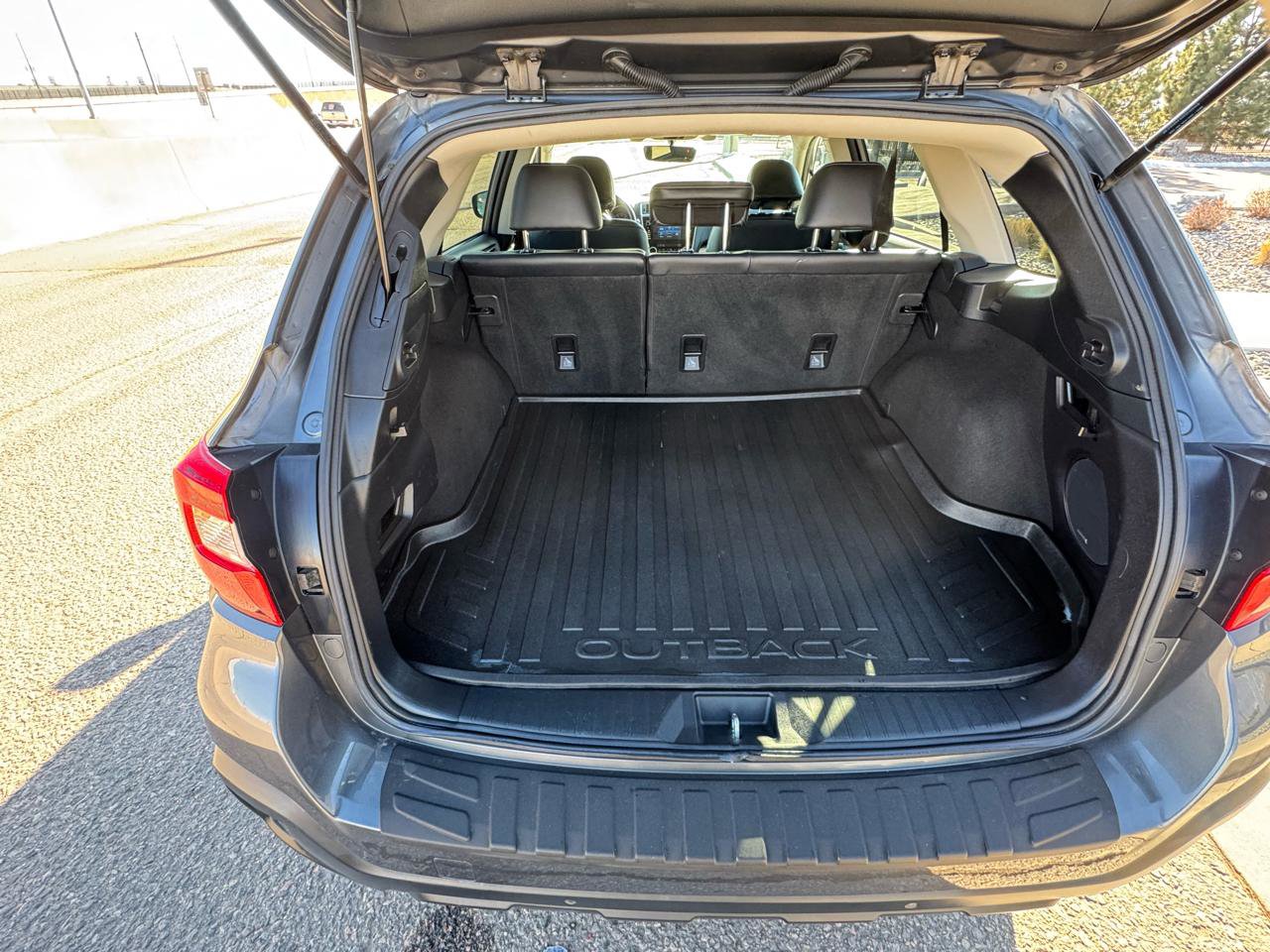 Used 2019 Subaru Outback 2.5i Limited AWD/4WD image 12