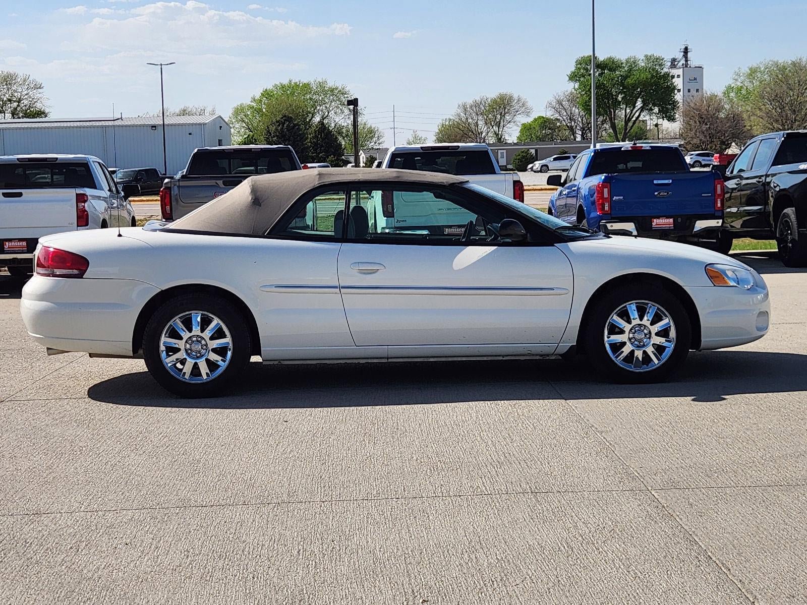 Used 2004 Chrysler Sebring Limited FWD image 5