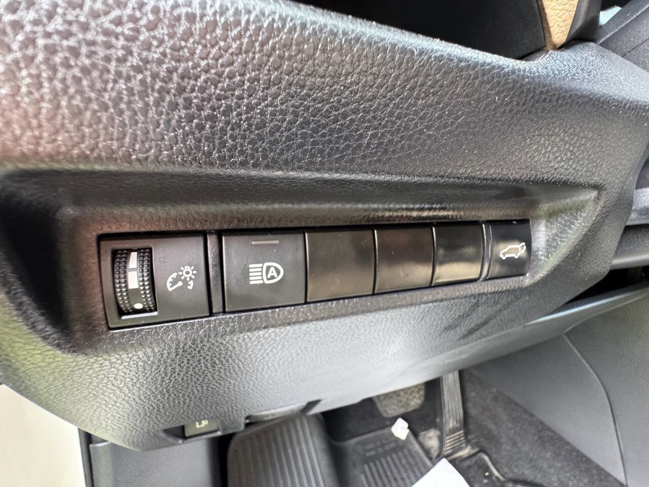 Used 2022 Toyota RAV4 XLE w/ Convenience Package image 22