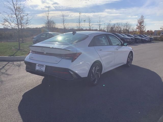 Used 2025 Hyundai Elantra SEL image 5