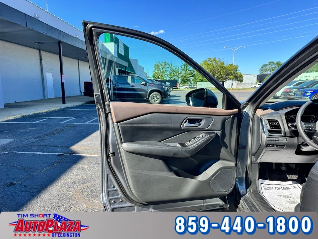 Used 2023 Nissan Rogue SV w/ SV Premium B Package AWD/4WD image 54