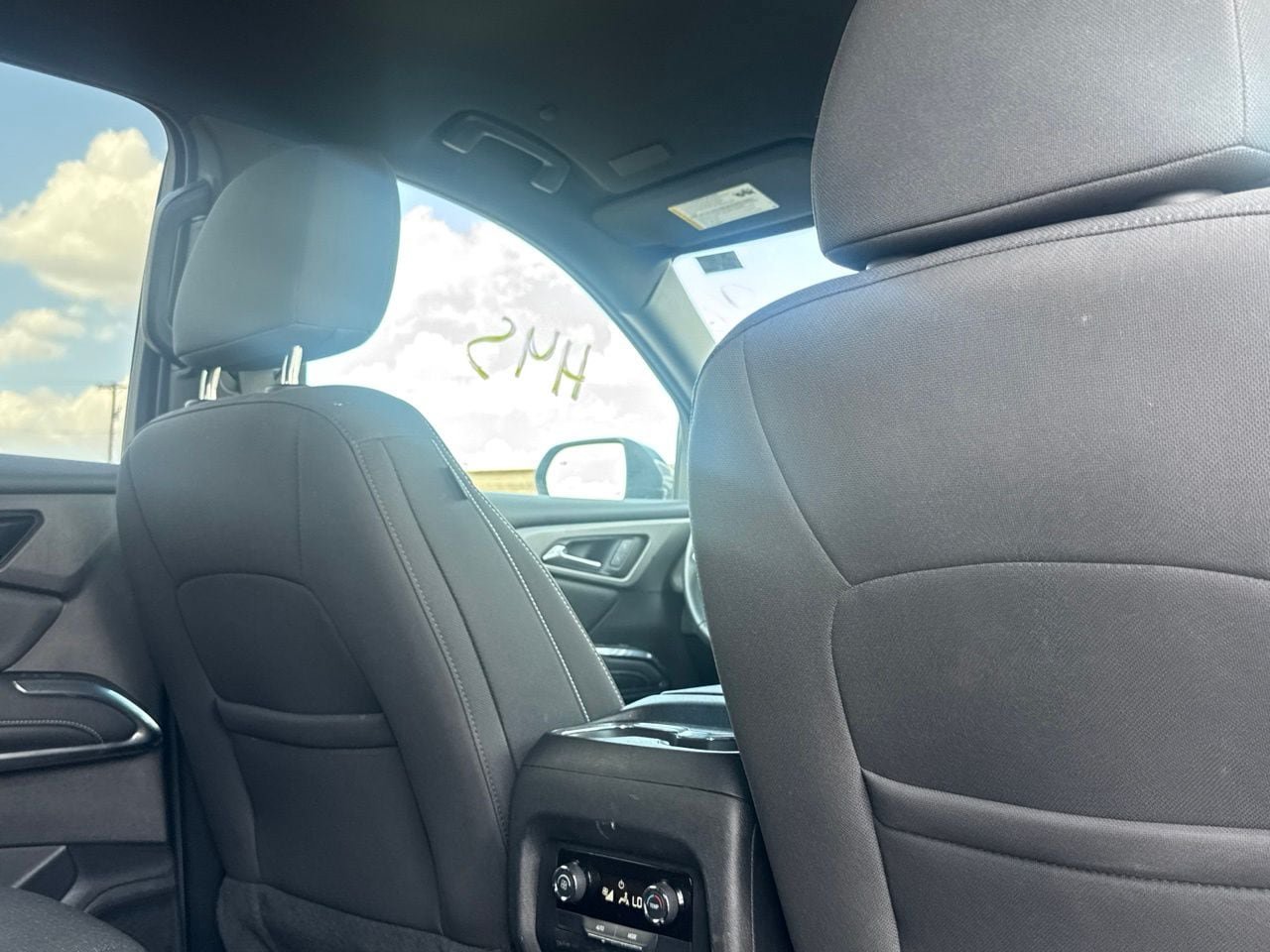 Used 2025 Chevrolet Traverse LT AWD/4WD image 33