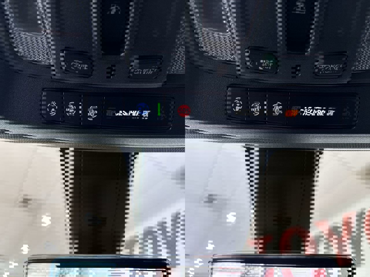 Used 2022 GMC Sierra 1500 AT4 w/ AT4 Premium Package image 16