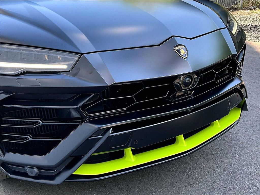 Used 2022 Lamborghini Urus AWD/4WD image 32