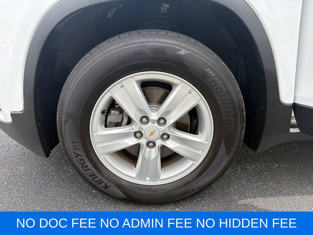 Used 2017 Chevrolet Trax LT w/ LT Convenience Package AWD/4WD image 28