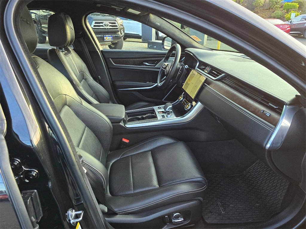 Used 2022 Jaguar XF R-Dynamic SE image 11