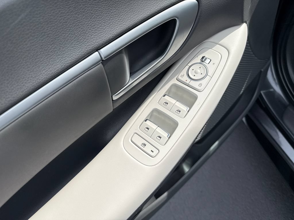 Certified 2024 Hyundai Sonata SEL w/ Convenience Package FWD image 10
