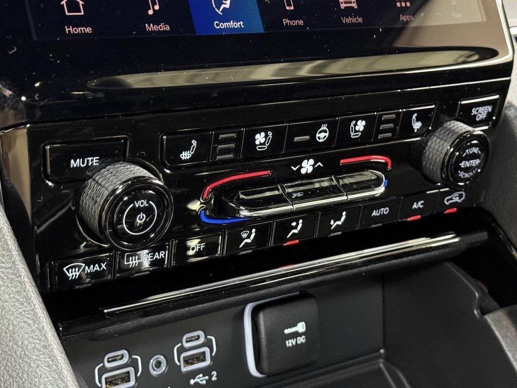 New 2025 Jeep Grand Cherokee Overland w/ Adv Protech Group III image 26