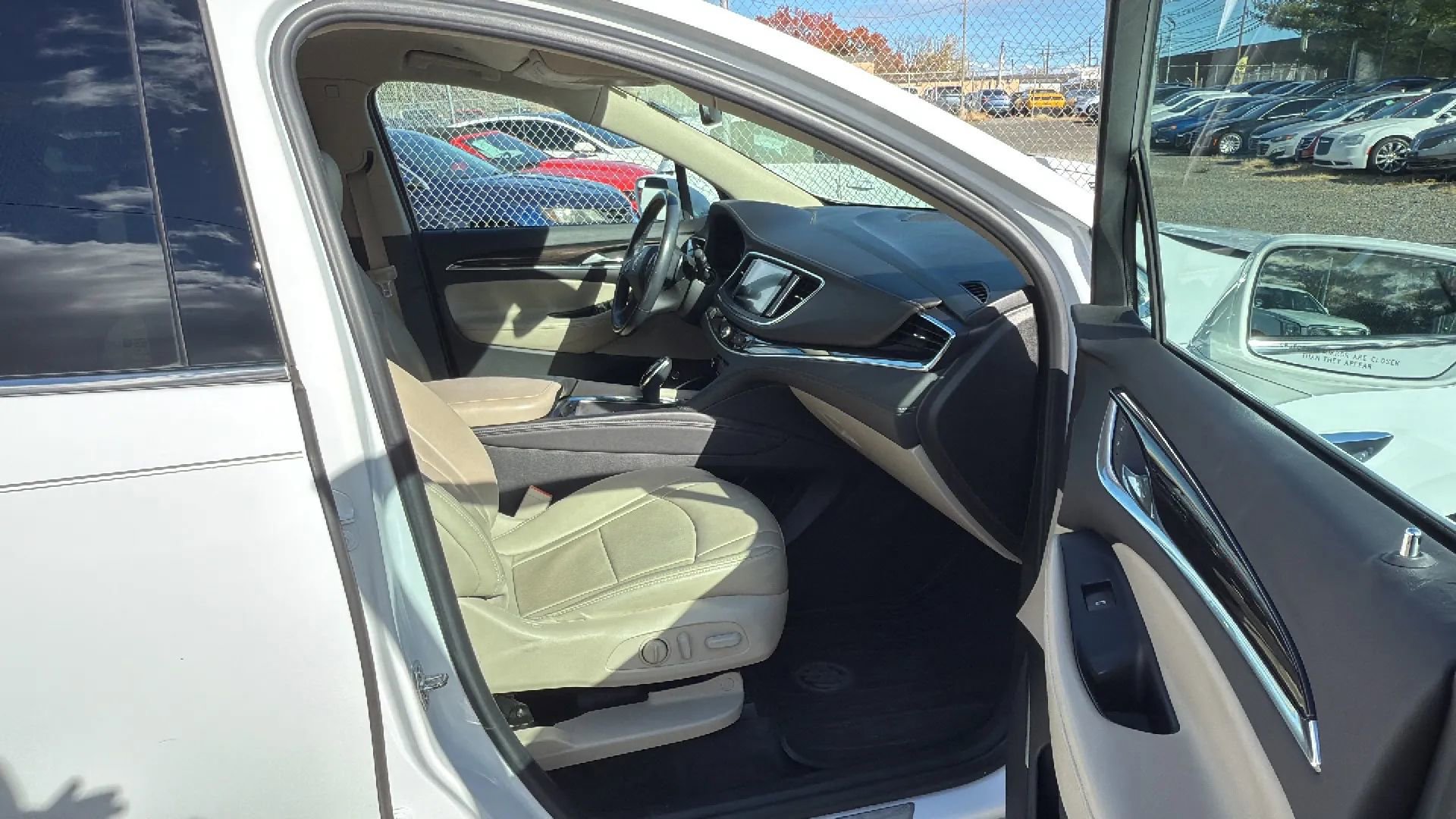 Used 2019 Buick Enclave Essence image 24