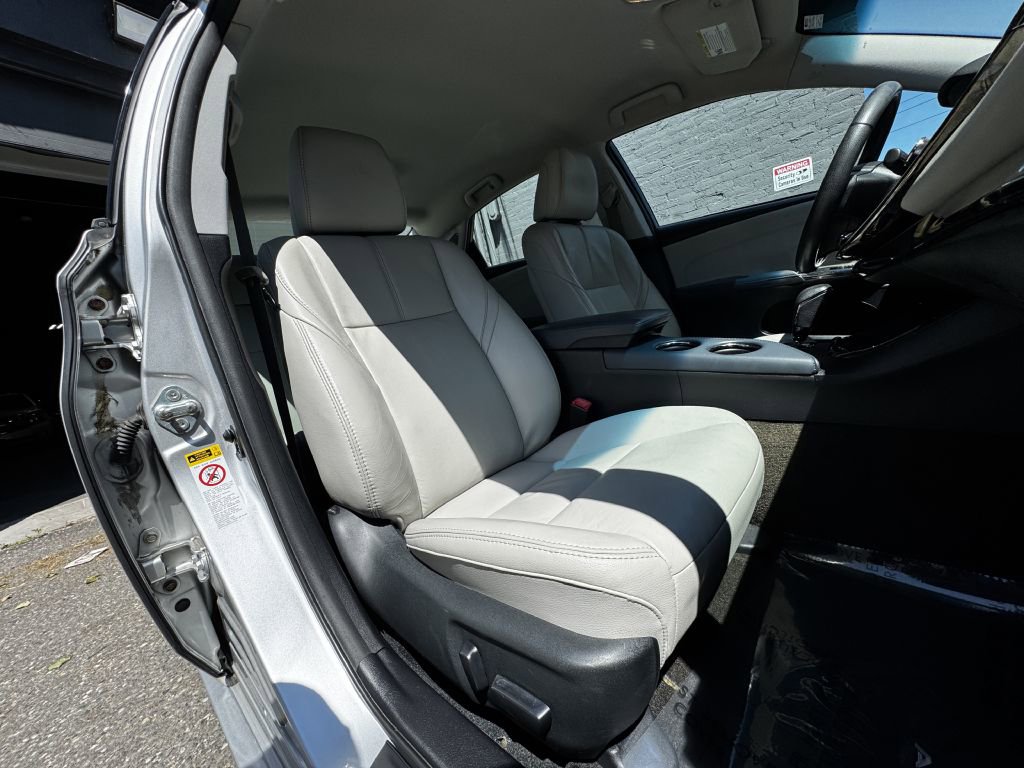 Used 2013 Toyota Avalon XLE w/ Preferred Accessory Package FWD image 15