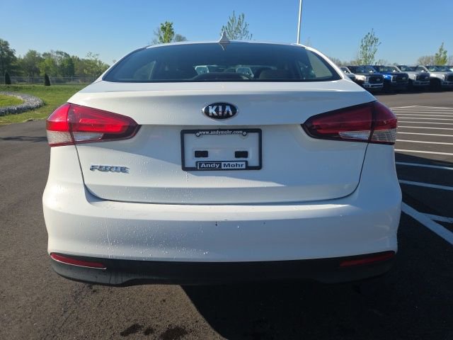 Used 2017 Kia Forte LX image 9