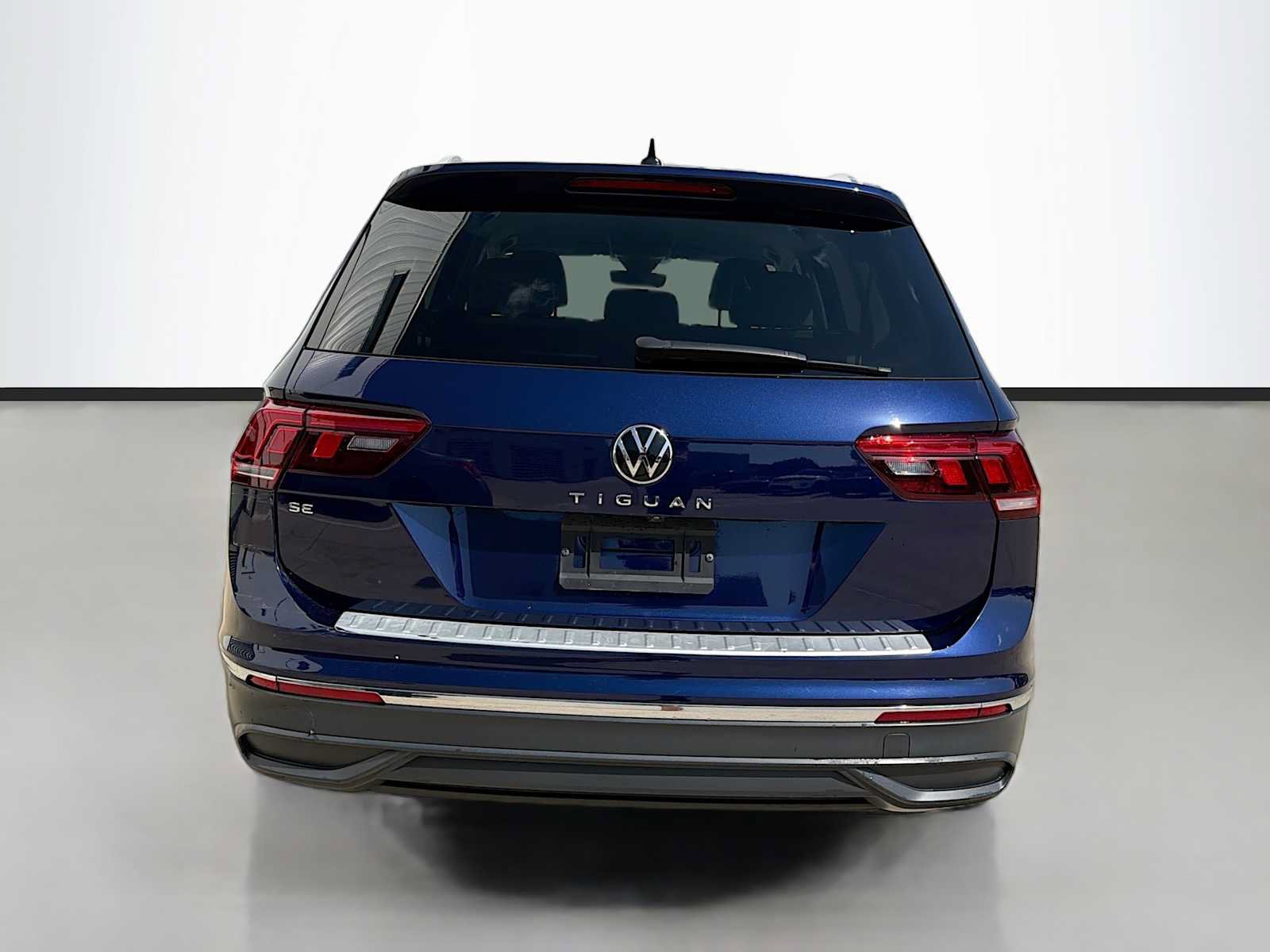 Used 2022 Volkswagen Tiguan SE FWD image 4