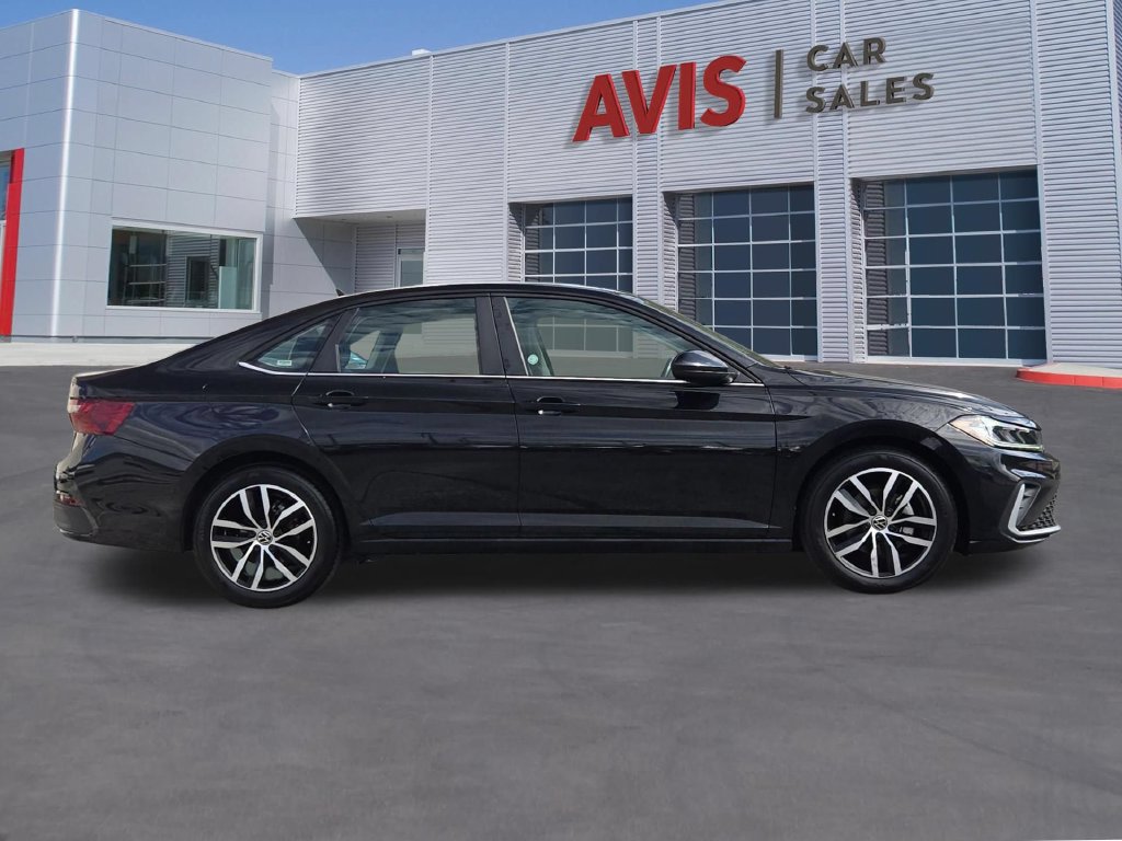 Used 2026 Volkswagen Jetta SE FWD image 5