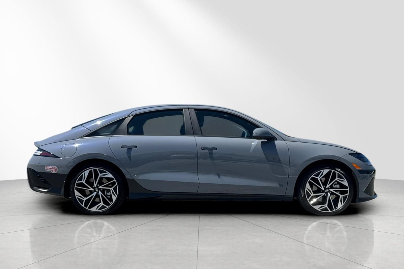 Used 2024 Hyundai Ioniq 6 SEL RWD image 3