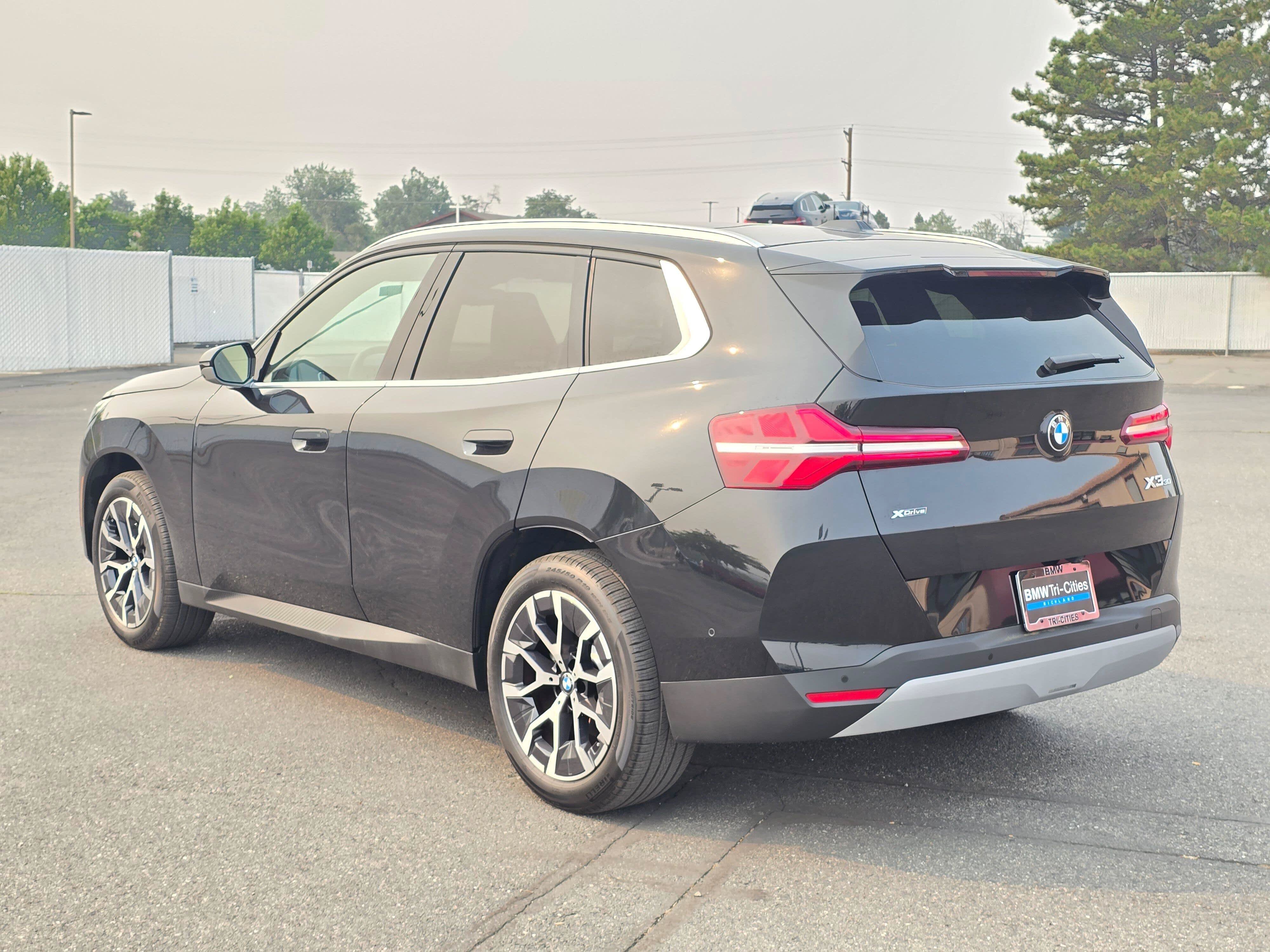 Used 2026 BMW X3 xDrive30i w/ Premium Package AWD/4WD image 4