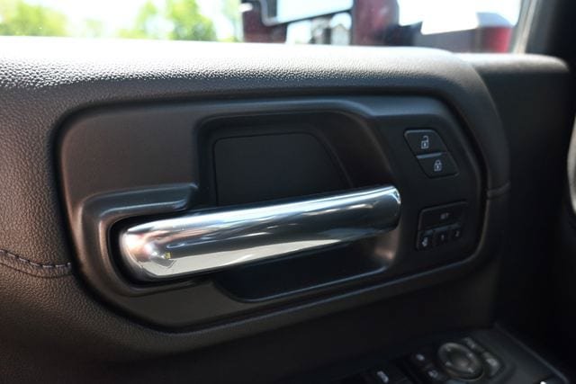 Used 2022 Chevrolet Silverado 2500 LTZ w/ LTZ Plus Package AWD/4WD image 42