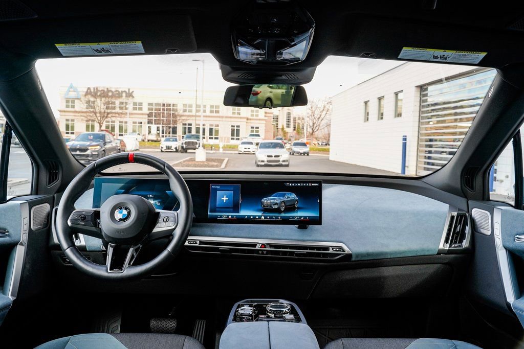 Used 2025 BMW iX M60 image 12