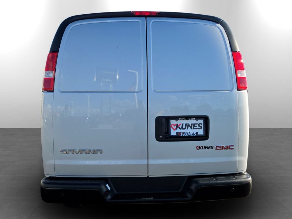 New 2026 GMC Savana 3500 w/ Driver Convenience Package RWD image 8