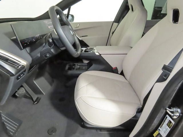 Used 2026 BMW iX xDrive60 image 14