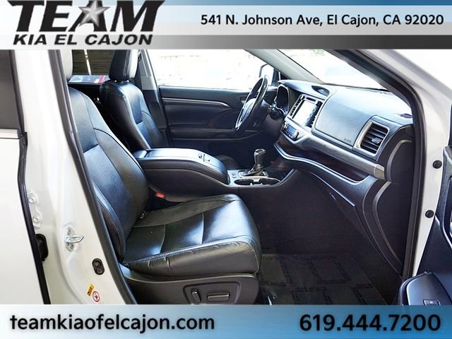 Used 2017 Toyota Highlander Limited Platinum image 11