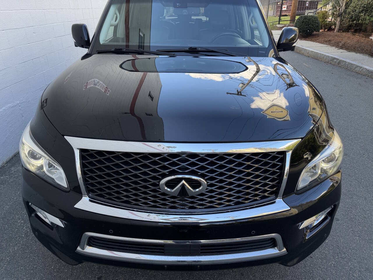 Used 2015 INFINITI QX80 4WD w/ Theater Package image 9