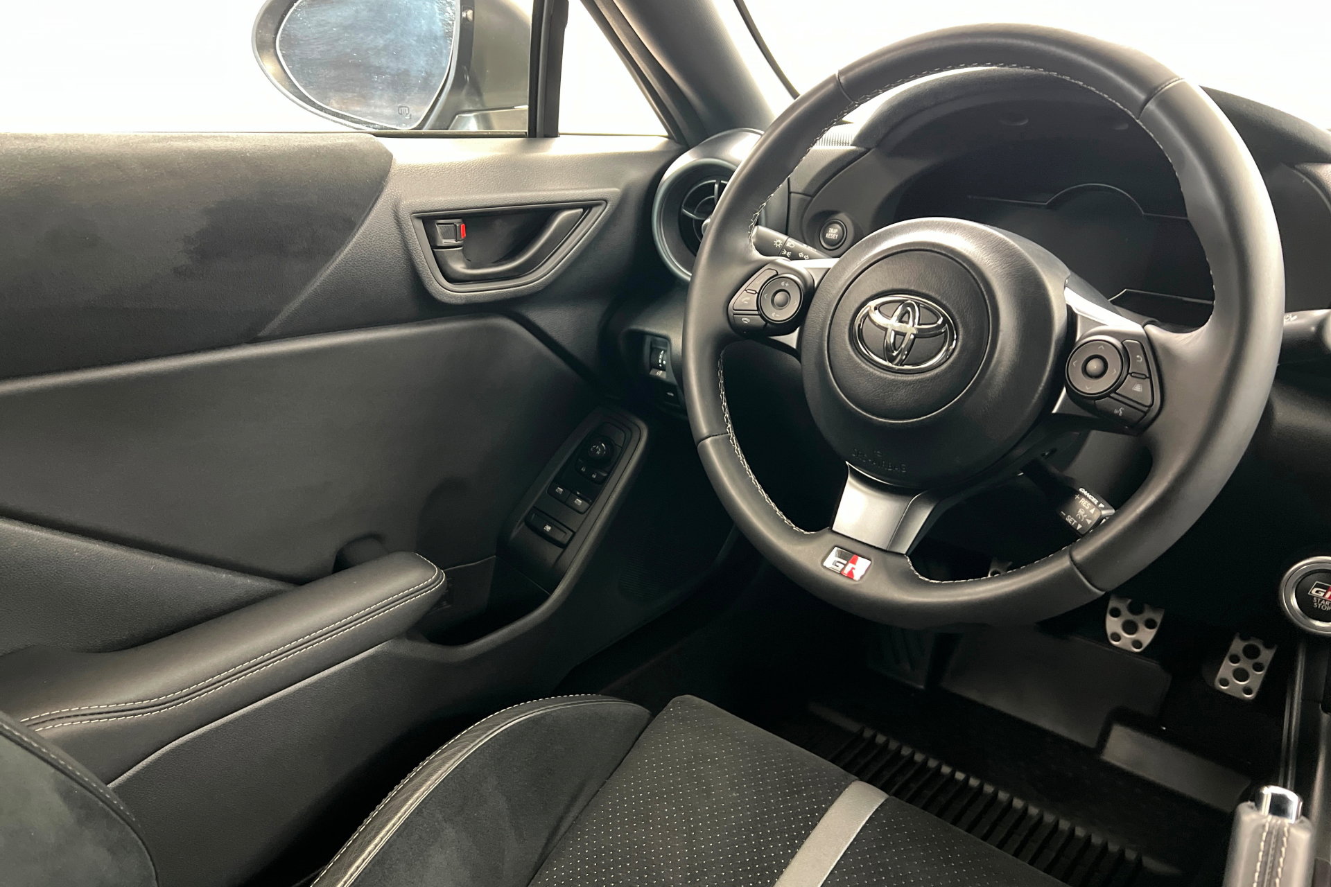 Certified 2025 Toyota GR86 Premium w/ Performance Package image 12