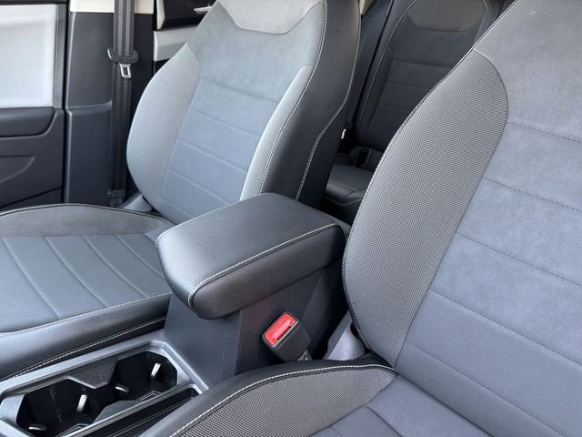 Used 2022 Volkswagen Taos SE FWD image 21