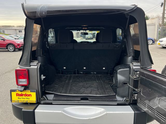 Used 2014 Jeep Wrangler Unlimited Sahara w/ Connectivity Group image 15