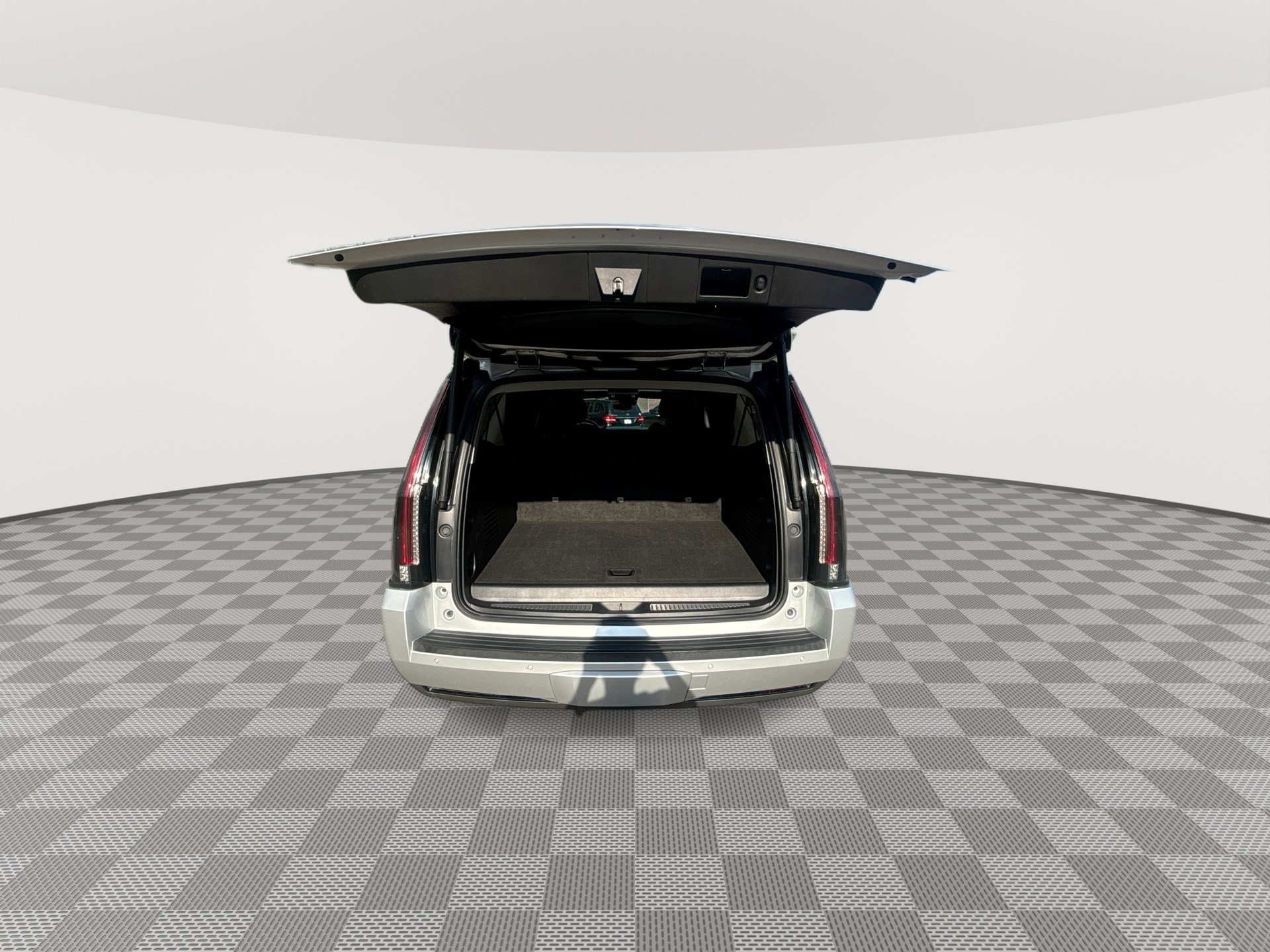 Used 2020 Cadillac Escalade ESV Premium Luxury RWD image 19