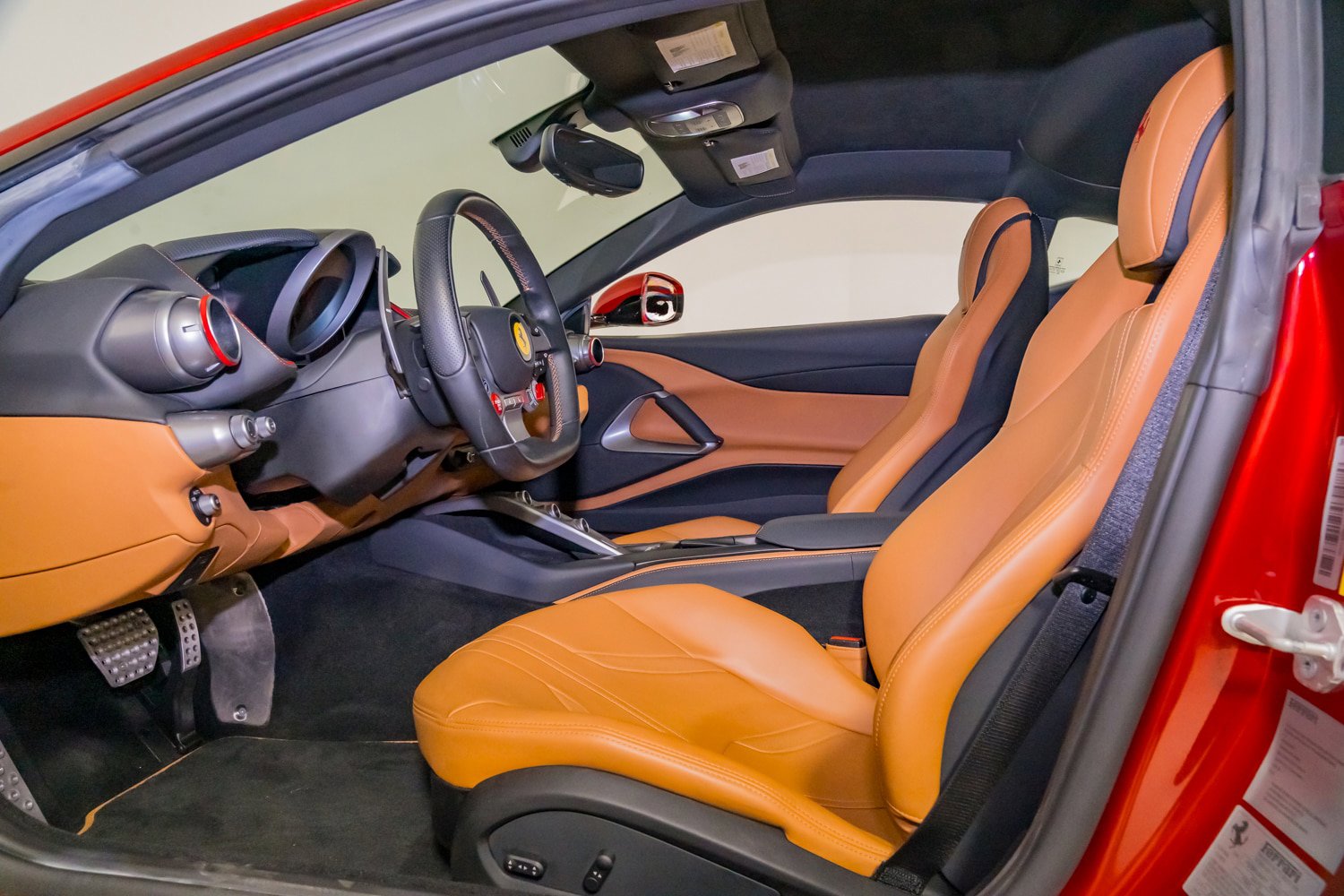 Used 2019 Ferrari 812 Superfast RWD image 17