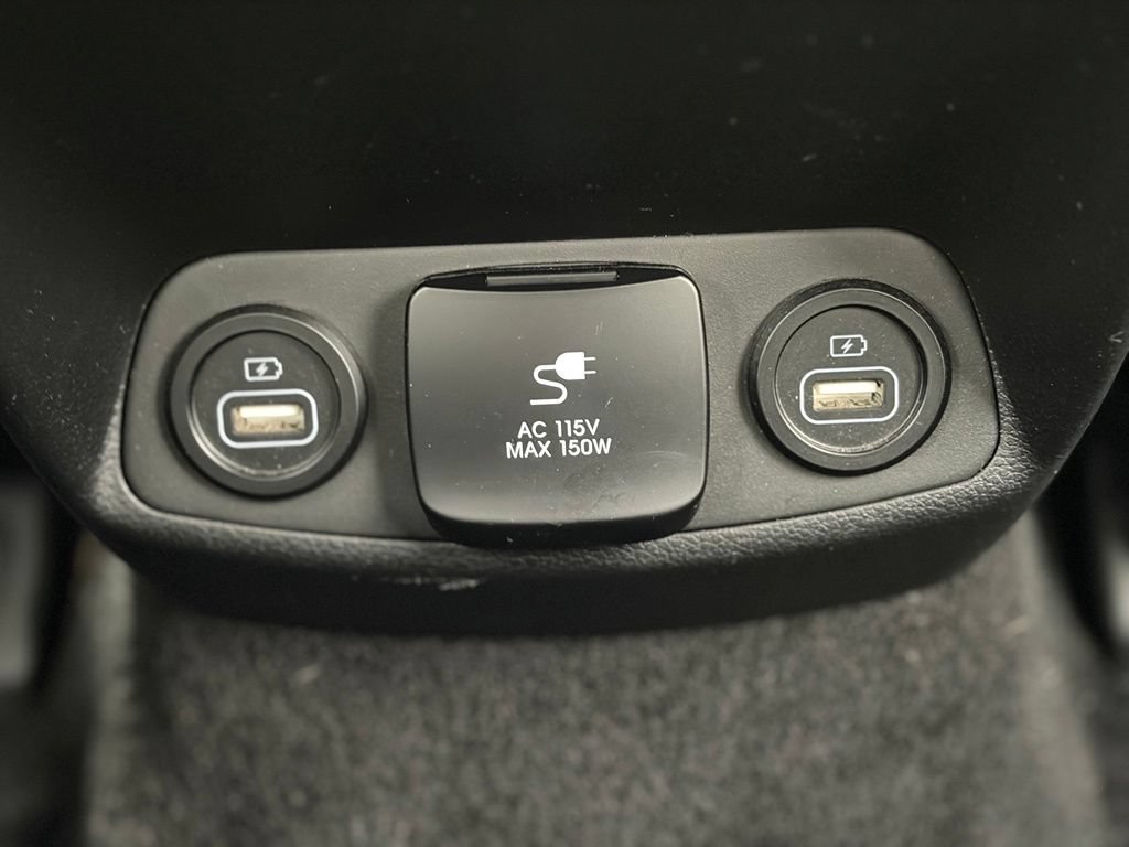 Used 2023 Hyundai Santa Fe Limited AWD/4WD image 16