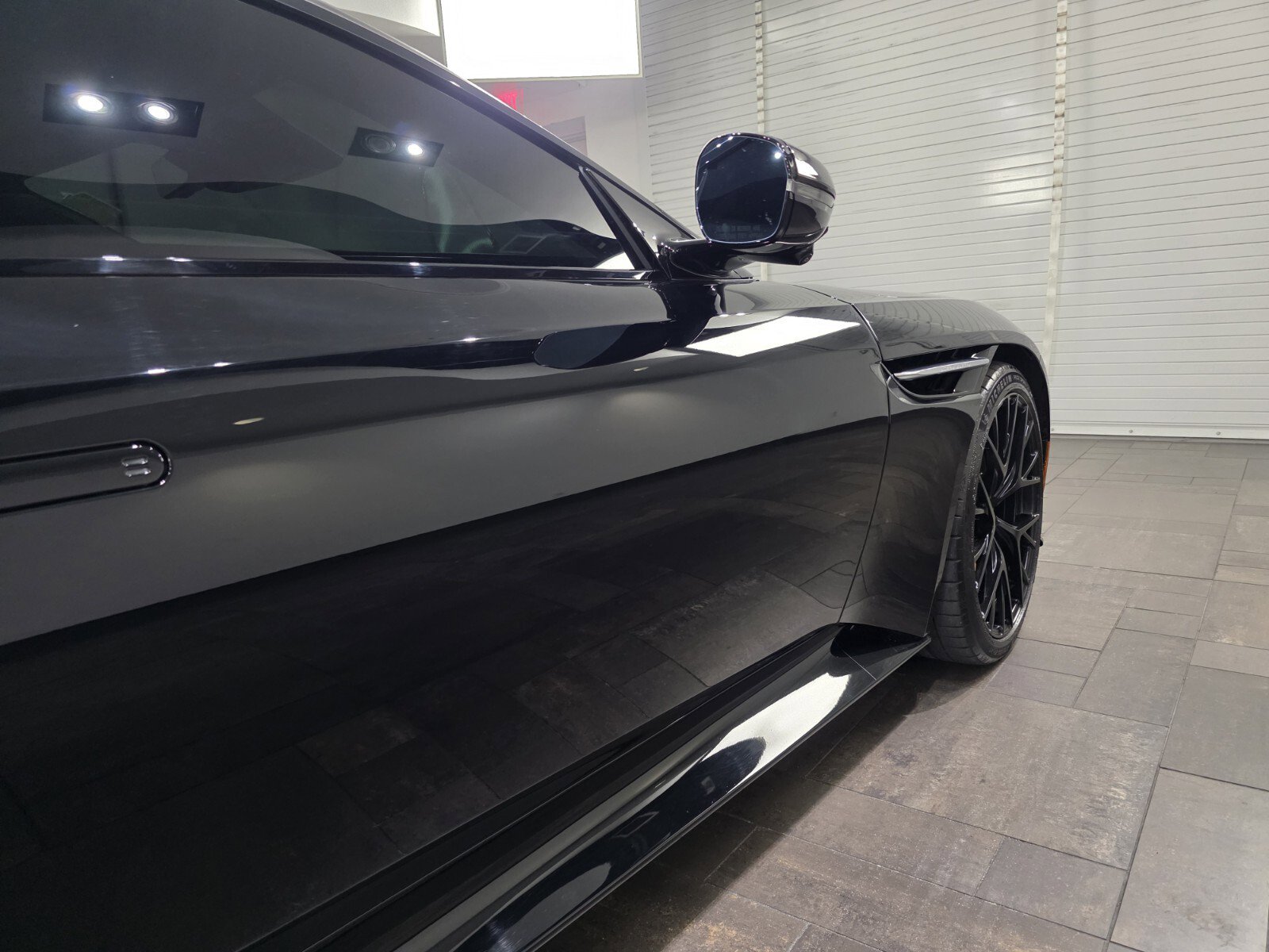 Used 2025 Aston Martin DB12 Coupe image 9