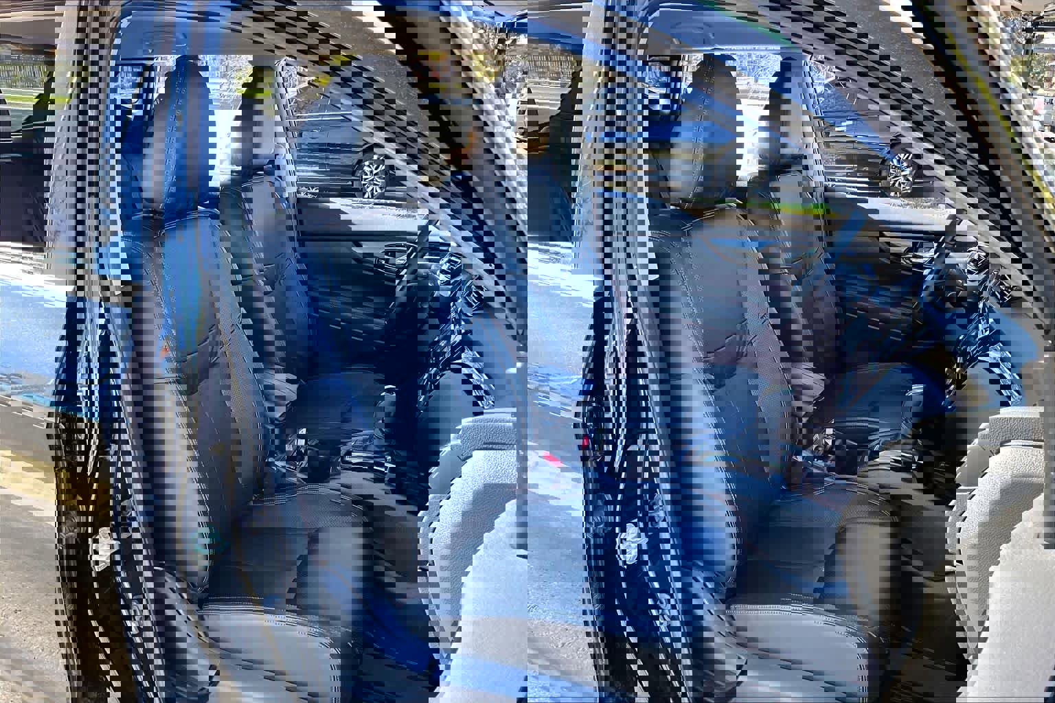 Used 2022 Nissan Rogue Sport SL image 16