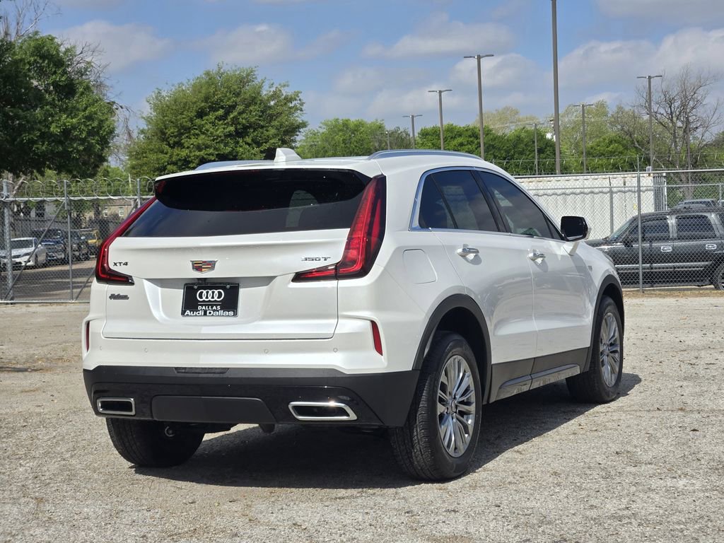 Used 2025 Cadillac XT4 Premium Luxury image 8